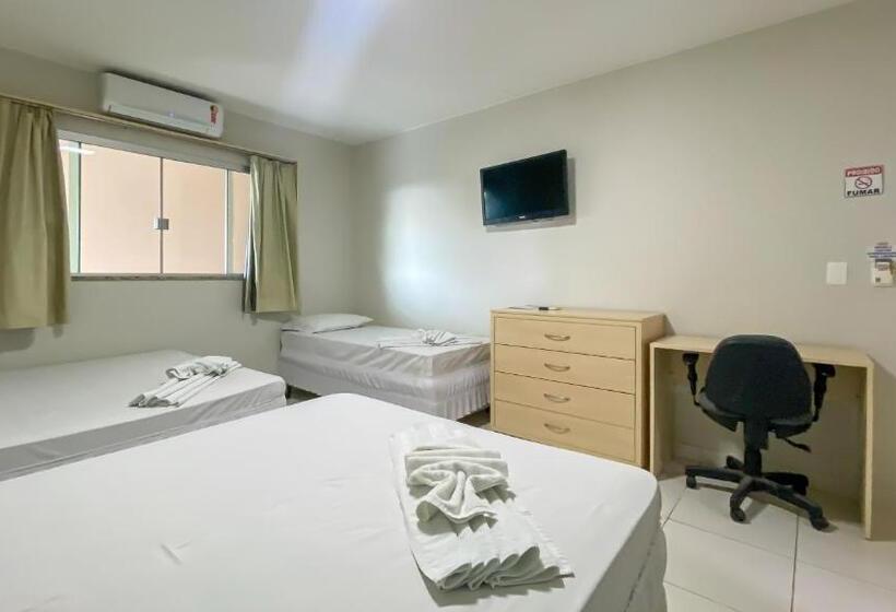 غرفة قياسية ثلاثية, Center Plaza