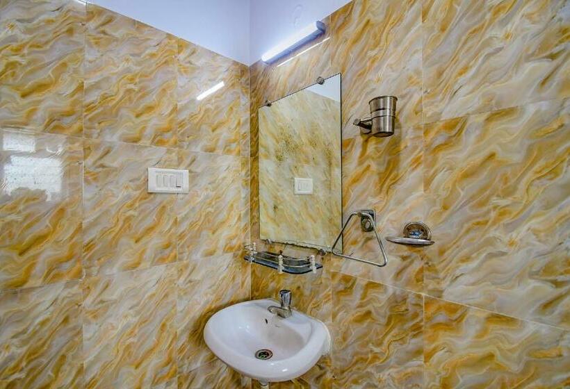 Deluxe Kamer, Super Hotel O Adri Hotels 2 Near Dum Dum Metro Station