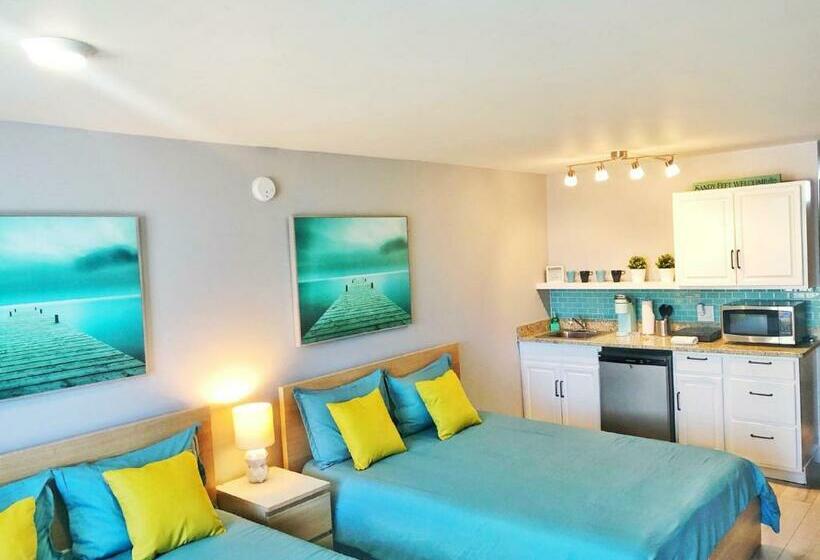 إستوديو سوبيريور, Pirates Cove Resort Studios!