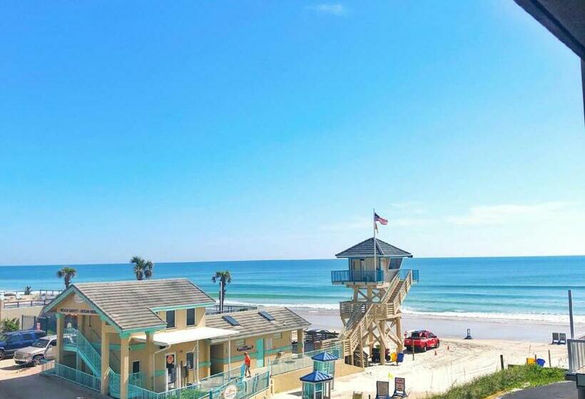 إستوديو سوبيريور, Pirates Cove Resort Studios!