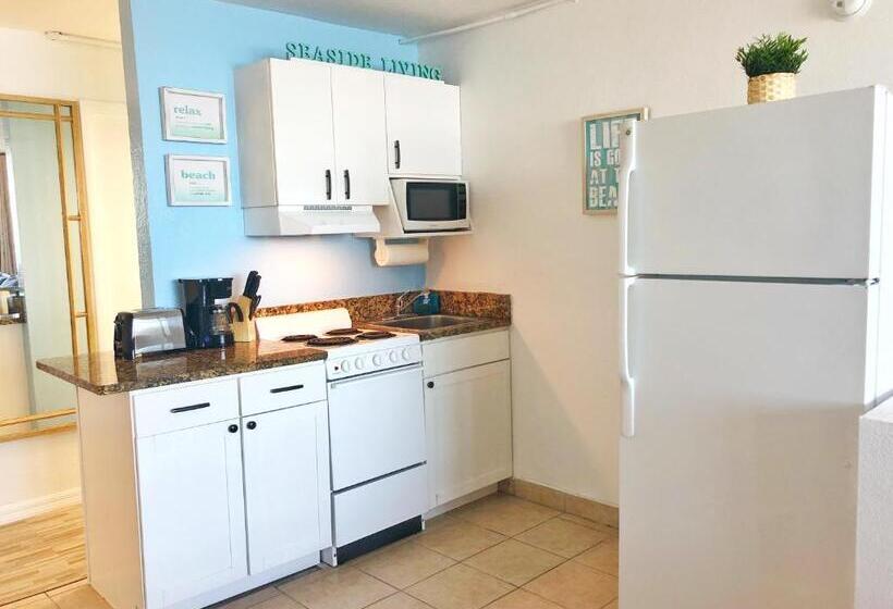 إستوديو قياسى مطل على البحر, Pirates Cove Resort Studios!