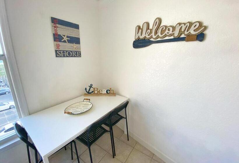 غرفة سوبيريور ثلاثية مطلّة علي البحر, Pirates Cove Resort Studios!