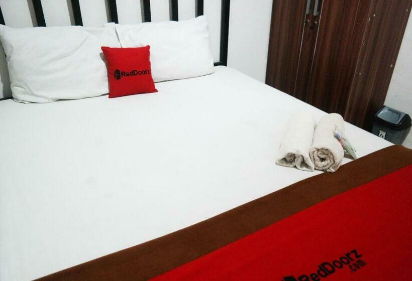 スタンダードルーム, Reddoorz At Jalan Somba Opu Losari
