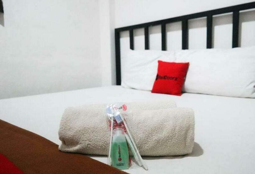 スタンダードルーム, Reddoorz At Jalan Somba Opu Losari