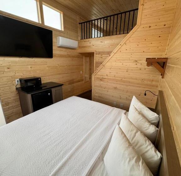 标准间带阳台, Scenic View Inn & Suites Moab