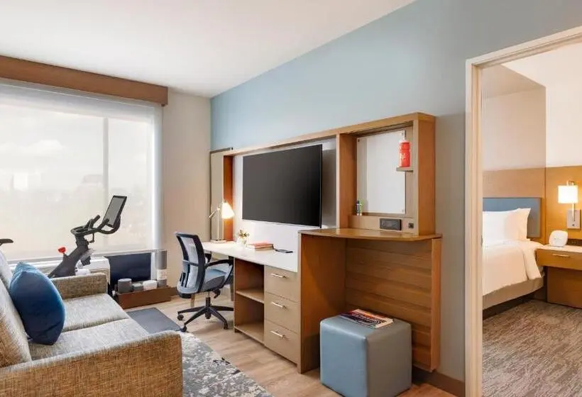 キングサイズベッドのスイートルーム, Staybridge Suites Rochester Mayo Clinic Area, An Ihg
