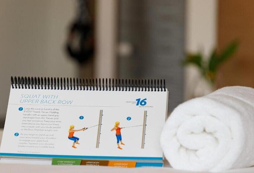 带大床的套房, Staybridge Suites Rochester   Mayo Clinic Area, An Ihg