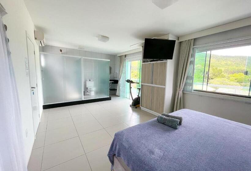 Люкс Deluxe Кровать Кинг, Ipê Palmas Hostel