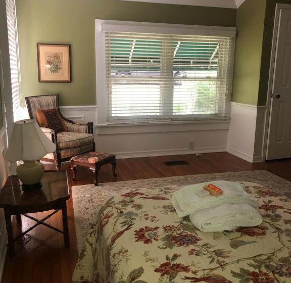 غرفة قياسية سرير كينج لذوى الإحتياجات الخاصة, Ardendales