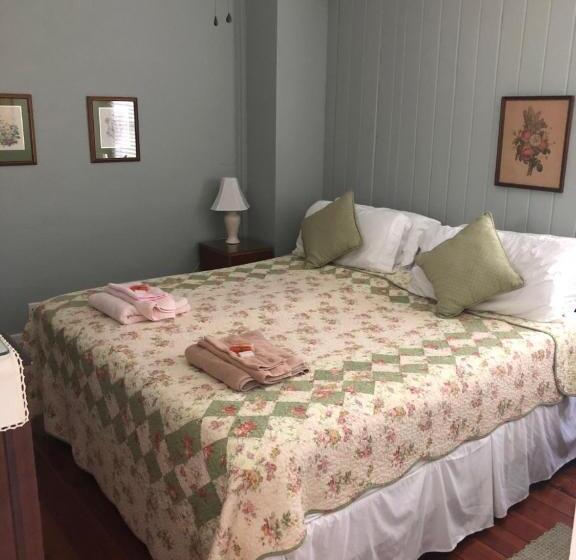 غرفة عائلية, Ardendales