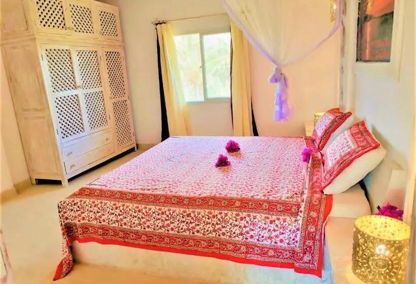 اتاق سوپریور با تخت بزرگ, Kimya House, Watamu