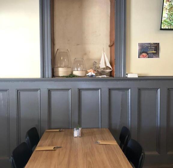 家庭房间共用浴室, Cornucopia