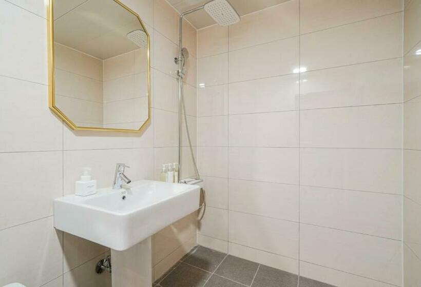 Номер Стандарт, The Stone Bridge Hotel Dongnae