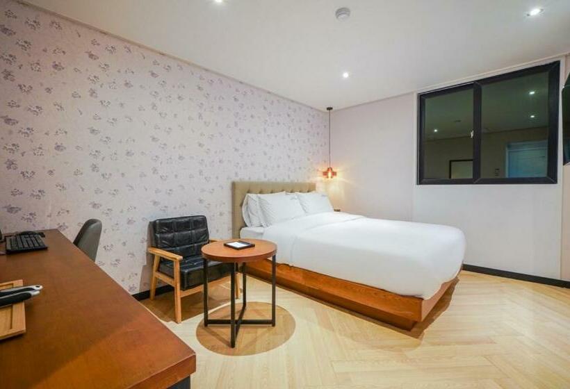 اتاق استاندارد, The Stone Bridge Hotel Dongnae