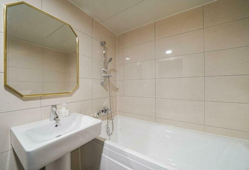 اتاق لوکس, The Stone Bridge Hotel Dongnae