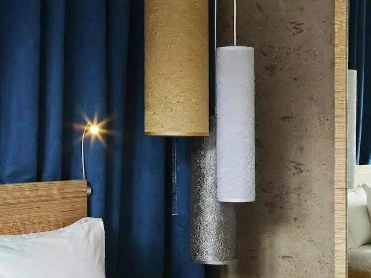 Deluxe-huone, Arthouse