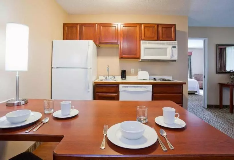 سوییت لوکس, Grandstay Residential Suites Hotel   Eau Claire