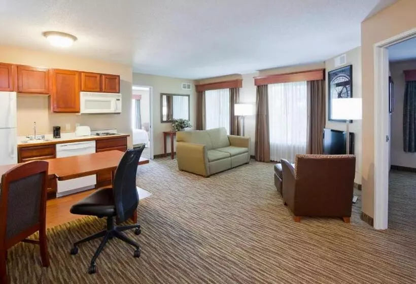 سوییت لوکس, Grandstay Residential Suites Hotel   Eau Claire