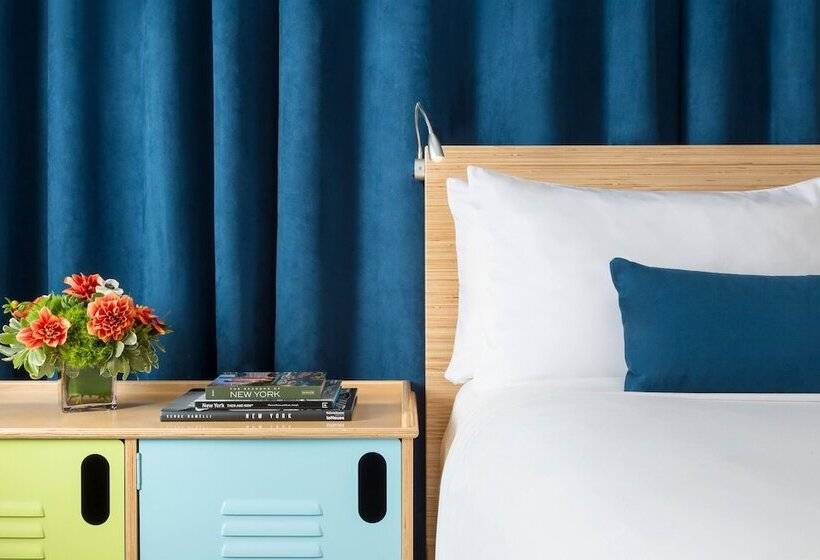 高级大房间, Arthouse