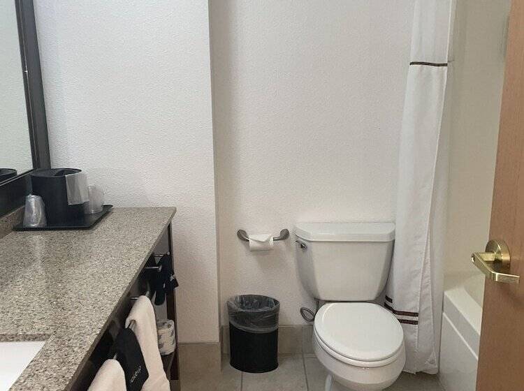 패밀리 스위트, Boothill Inn And Suites