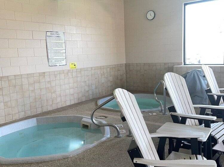 패밀리 스위트, Boothill Inn And Suites