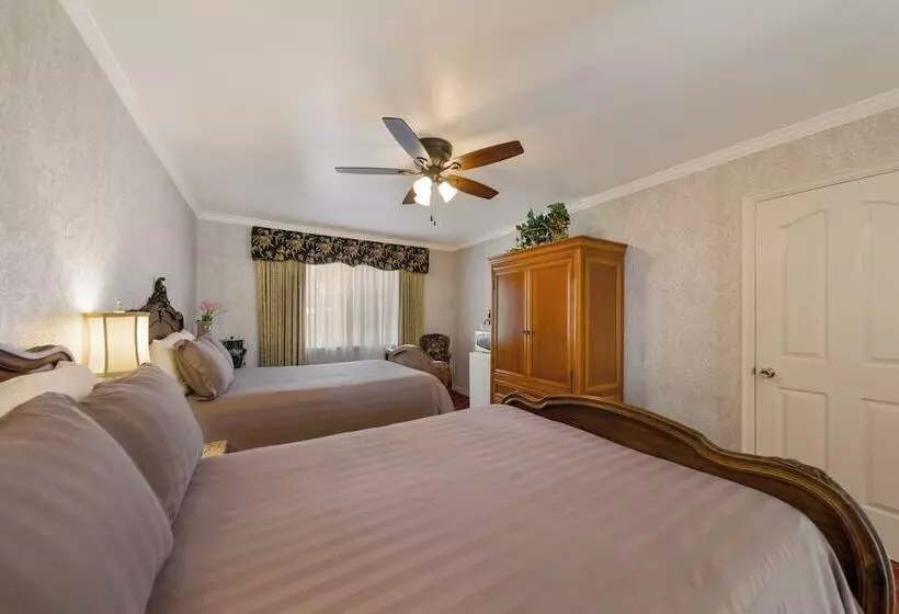 اتاق استاندارد با 2 تخت دوبل, Carmel Inn & Suites