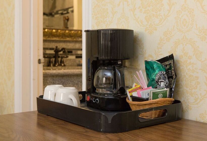 디럭스 룸, Carmel Inn & Suites