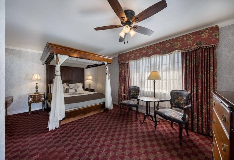 Номер Deluxe, Carmel Inn & Suites