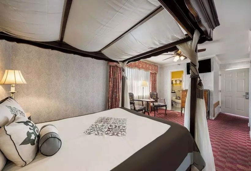 اتاق لوکس, Carmel Inn & Suites