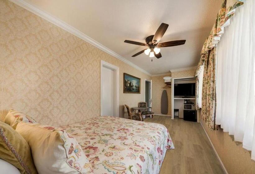 스탠다드 룸, Carmel Inn & Suites