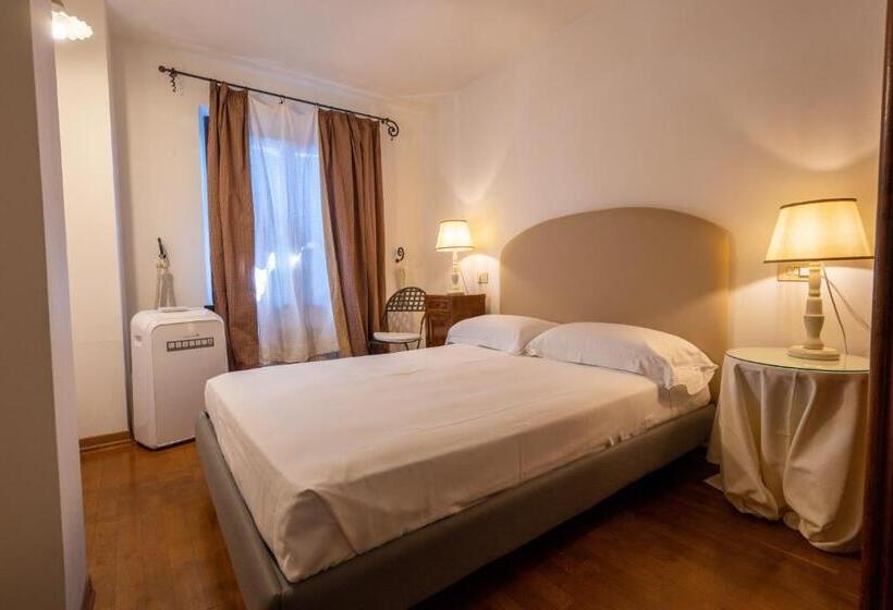 ファミリールーム, Palazzo Viviani Castello Di Montegridolfo