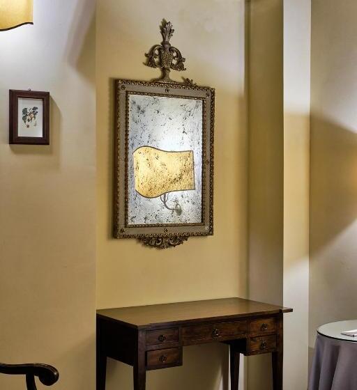 수피리어 룸, Palazzo Viviani Castello Di Montegridolfo