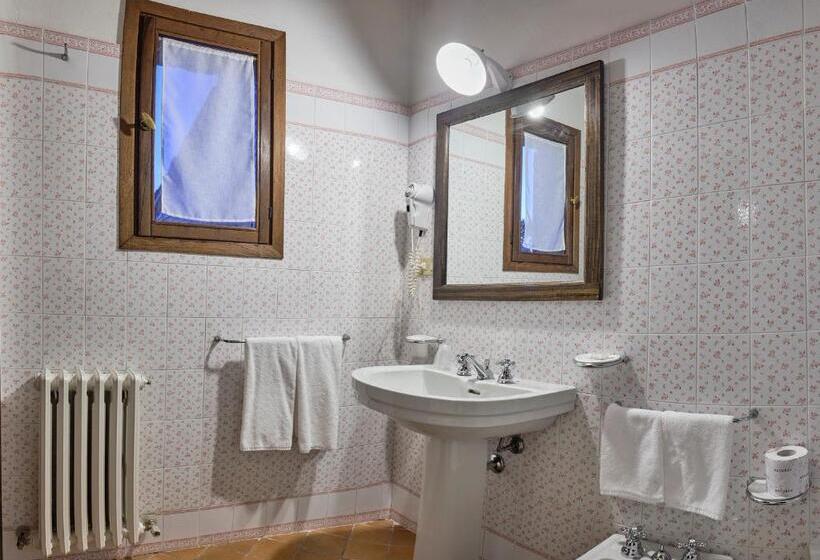 スタンダードスタジオ, Palazzo Viviani Castello Di Montegridolfo