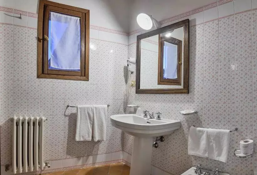 Standard-studio, Palazzo Viviani Castello Di Montegridolfo
