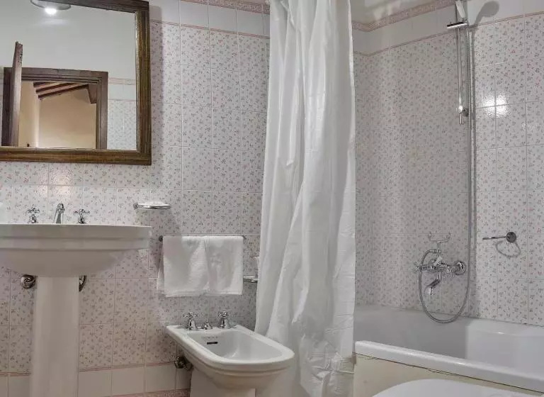 Standard-studio, Palazzo Viviani Castello Di Montegridolfo