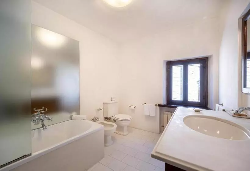 Standard-studio, Palazzo Viviani Castello Di Montegridolfo