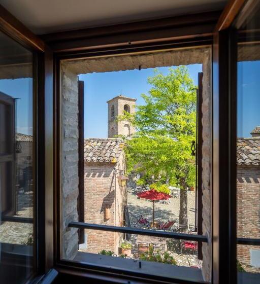 スタンダードスタジオ, Palazzo Viviani Castello Di Montegridolfo