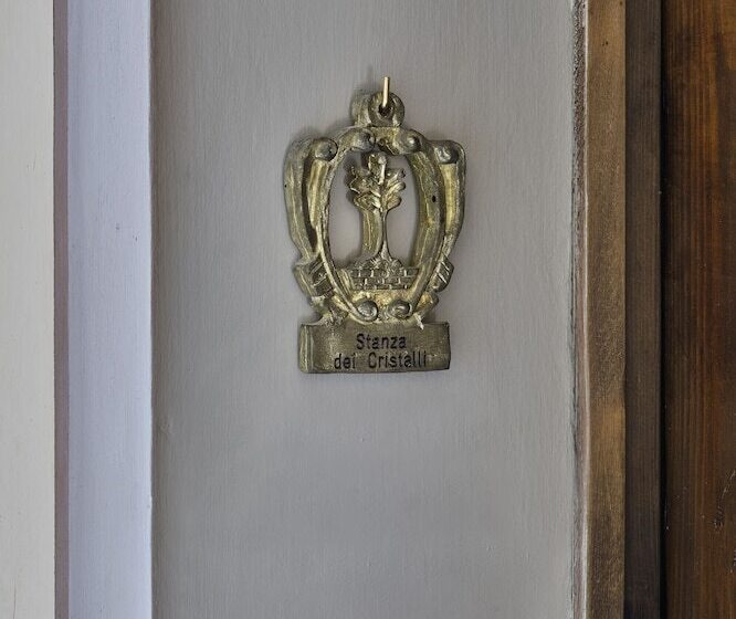 디럭스 룸, Palazzo Viviani Castello Di Montegridolfo