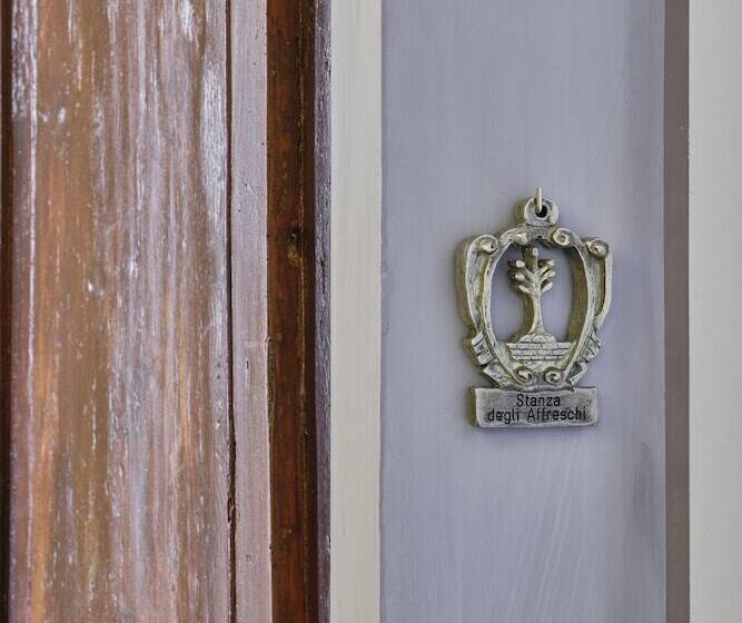 스탠다드 스튜디오, Palazzo Viviani Castello Di Montegridolfo