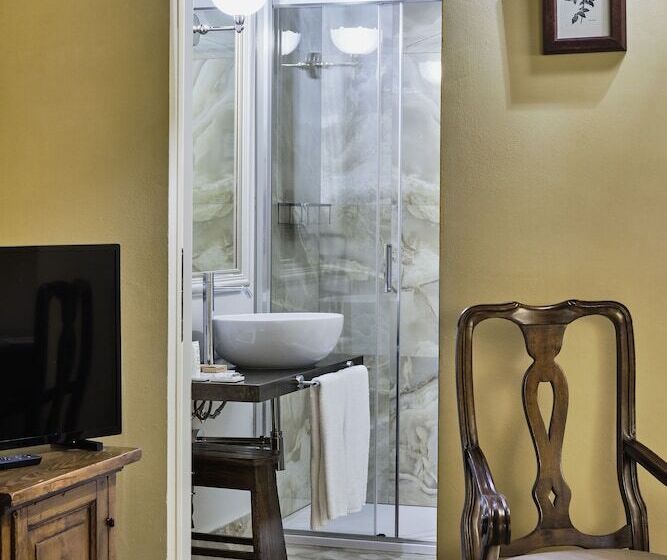 수피리어 룸, Palazzo Viviani Castello Di Montegridolfo