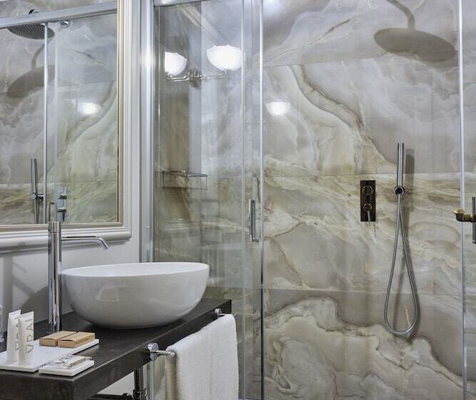 スーペリアールーム, Palazzo Viviani Castello Di Montegridolfo