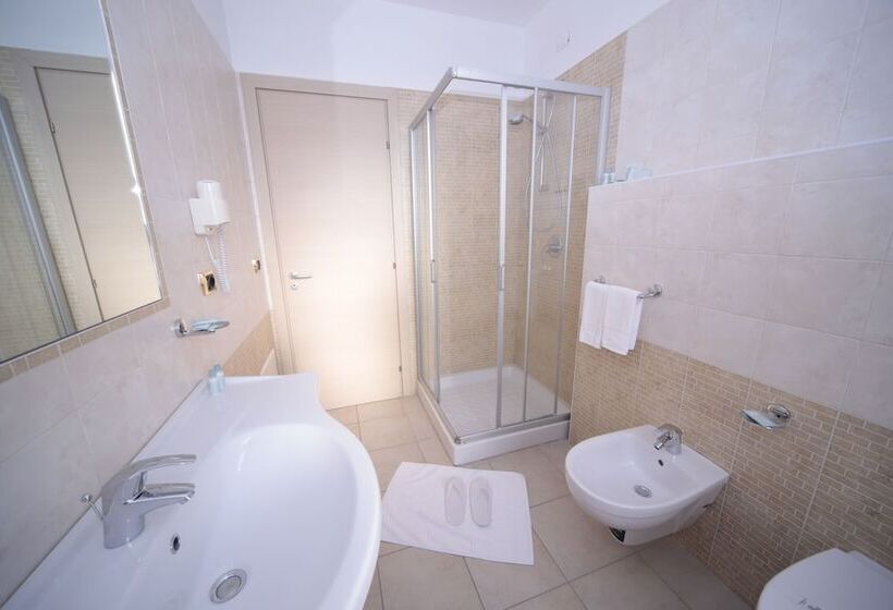 اتاق استاندارد, Club Kennedy