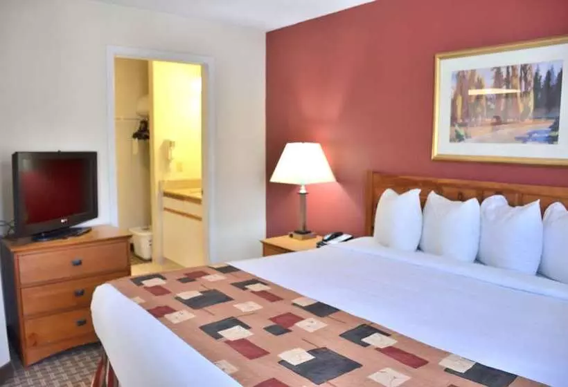 سوئیت 2 خوابه, Cresthill Suites Syracuse