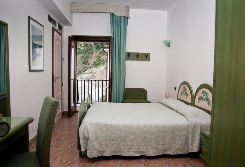 اتاق استاندارد با چشمانداز باغ, Gabbiano