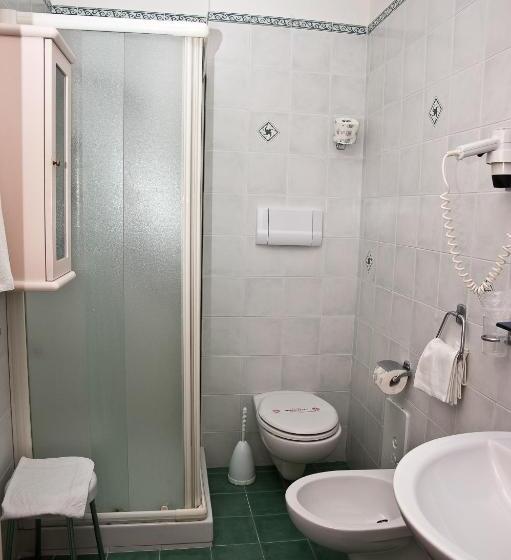 اتاق استاندارد با چشمانداز باغ, Gabbiano