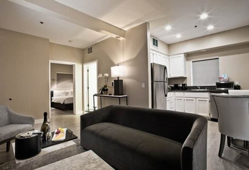 ‫فيلا غرفة نوم واحدة, Grand