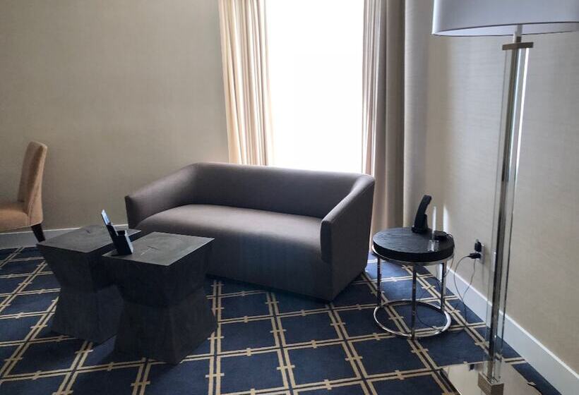 جناح لذوى الاحتياجات الخاصة, Grand