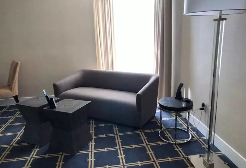 سوئیت برای معلولان, Grand