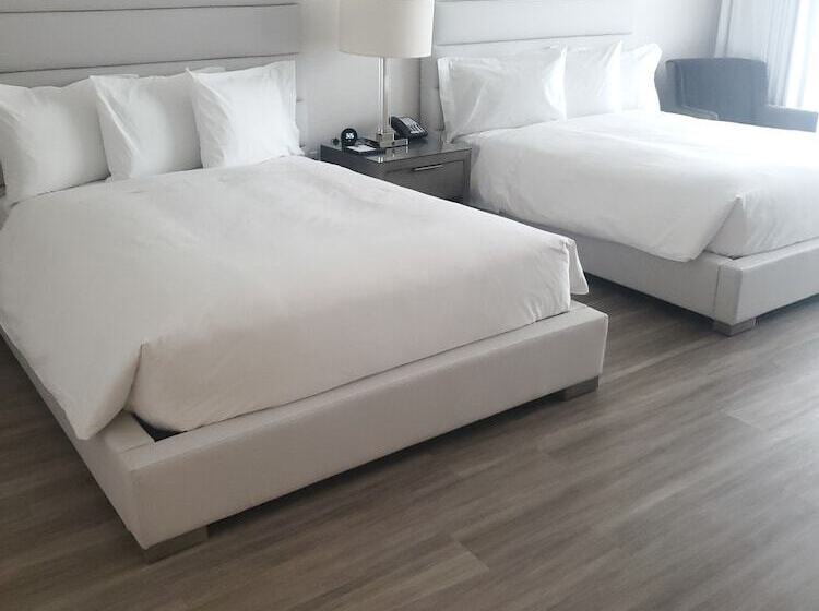 غرفة قياسية, Grand