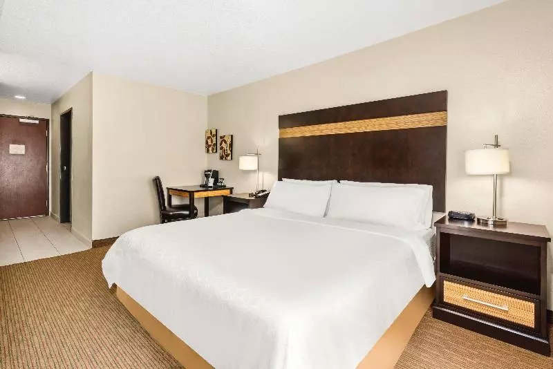 キングサイズベッドのスタンダードルーム, Holiday Inn Express Portland Se   Clackamas Area, An Ihg